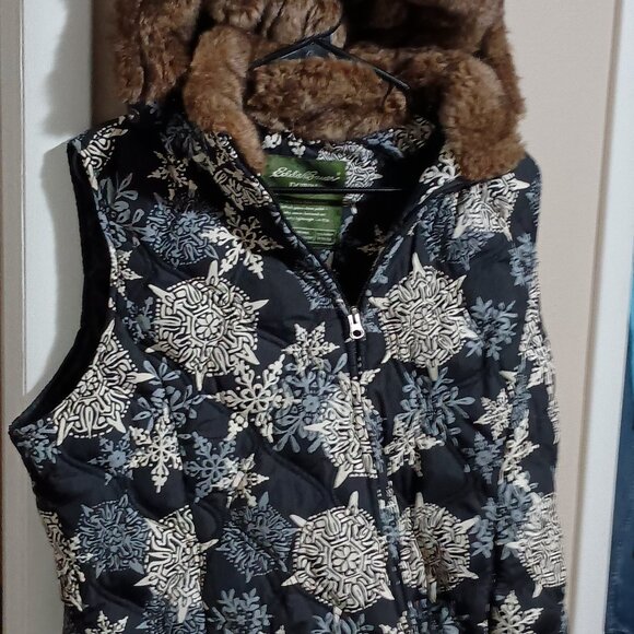 Eddie Bauer Women Goose Down Quilted Vest Size XL with Faux Fur Hood Zip Up - Picture 2 of 15